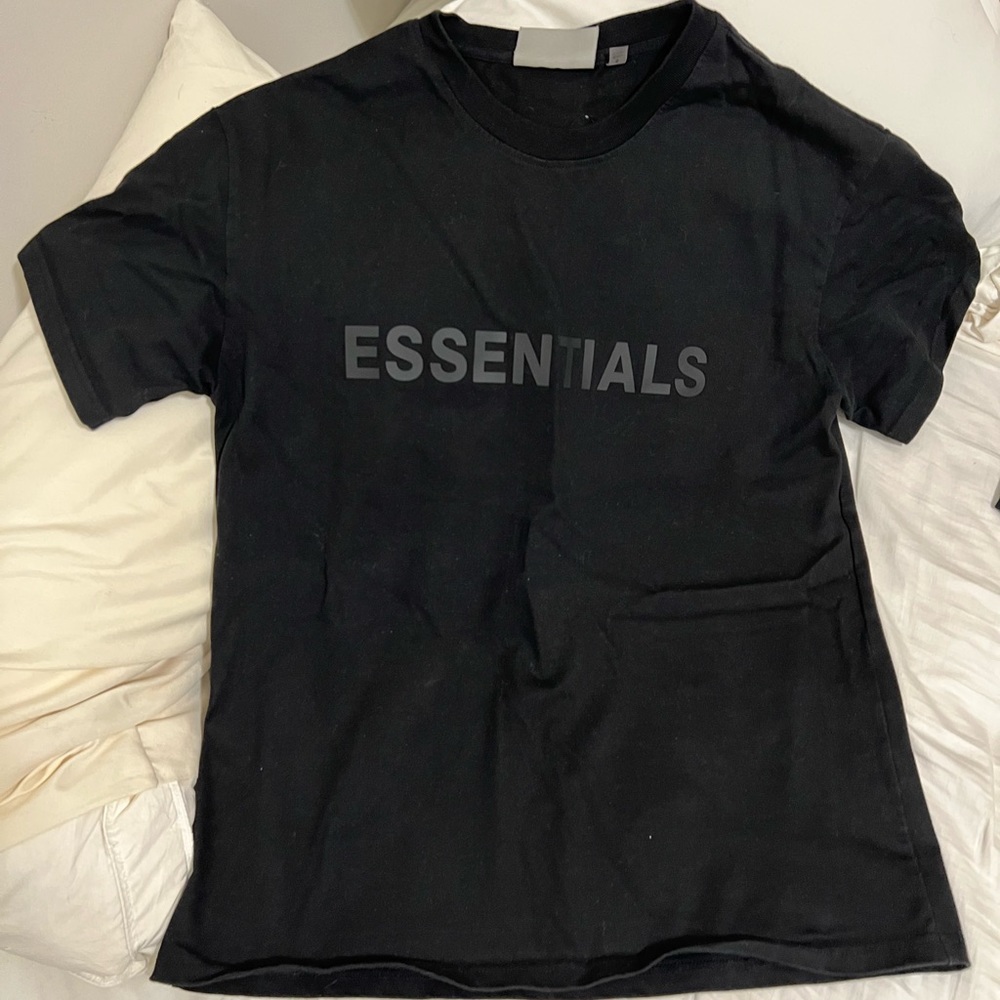 Essentials fear of god black tshirt sz small